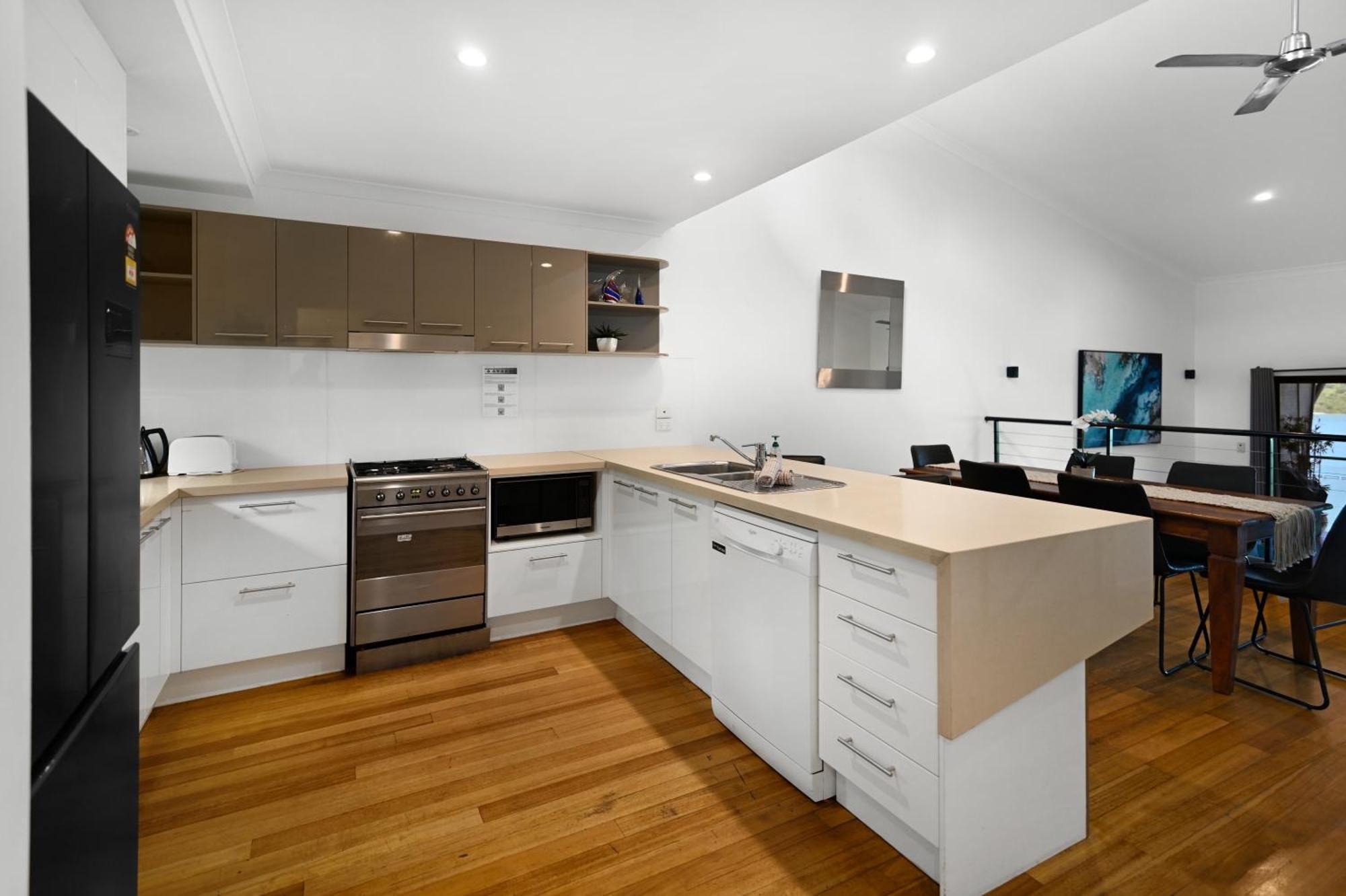 Shorelines Hamilton Island Exterior photo